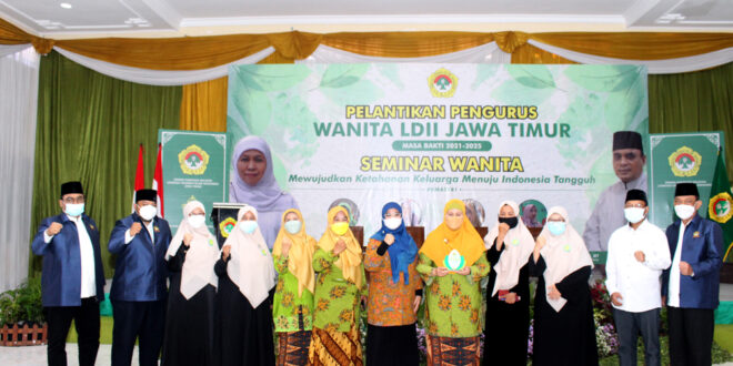 Seminar wanita LDII Jawa Timur mewujudkan ketahanan keluarga menuju Indonesia tangguh.