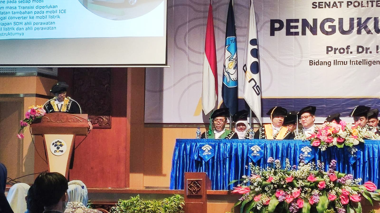 Sidang Senat Terbuka Guru Besar Politeknik Elektronika Negeri Surabaya (PENS) Prof. Dr. Ir. Dedid Cahya Happyanto, MT. Dok: LINES.