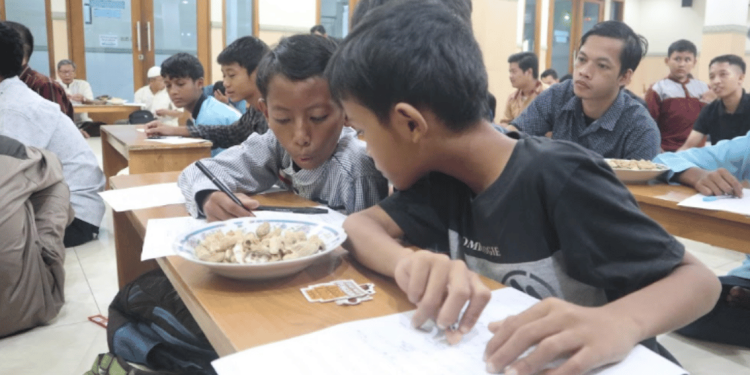 Pelaksanaan Pengajian Akhir Tahun PC LDII Kenjeran di Masjid Nashrullah, Surabaya, Minggu, 31 Desember 2023.